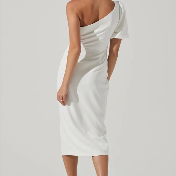 ASTR the Label Joelle One Shoulder Midi Dress size M - Picture 2 of 5